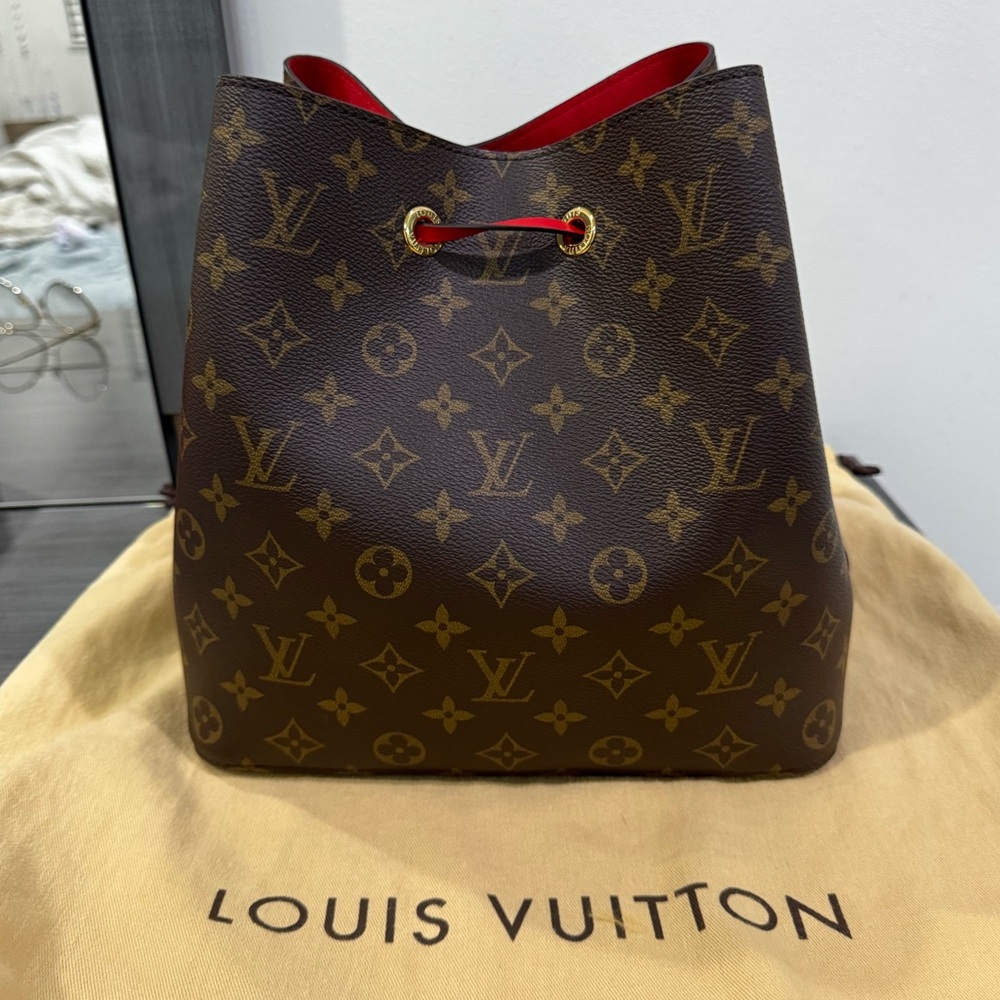 Noé Noé bucket bag excellent I only used it 3 times light new prístine - Picture 7 of 8